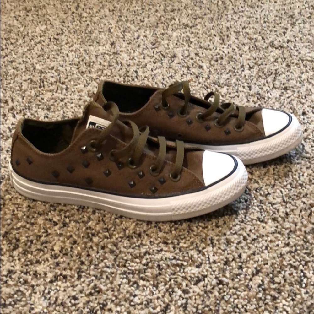 Stud converses